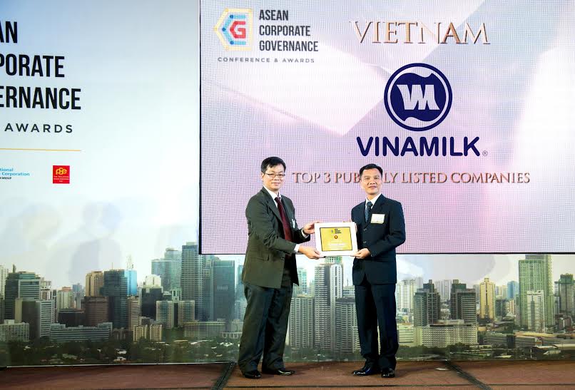 Vinamilk[-]có[-]điểm[-]Quản[-]trị[-]công[-]ty[-]tốt[-]nhất[-]Việt[-]Nam